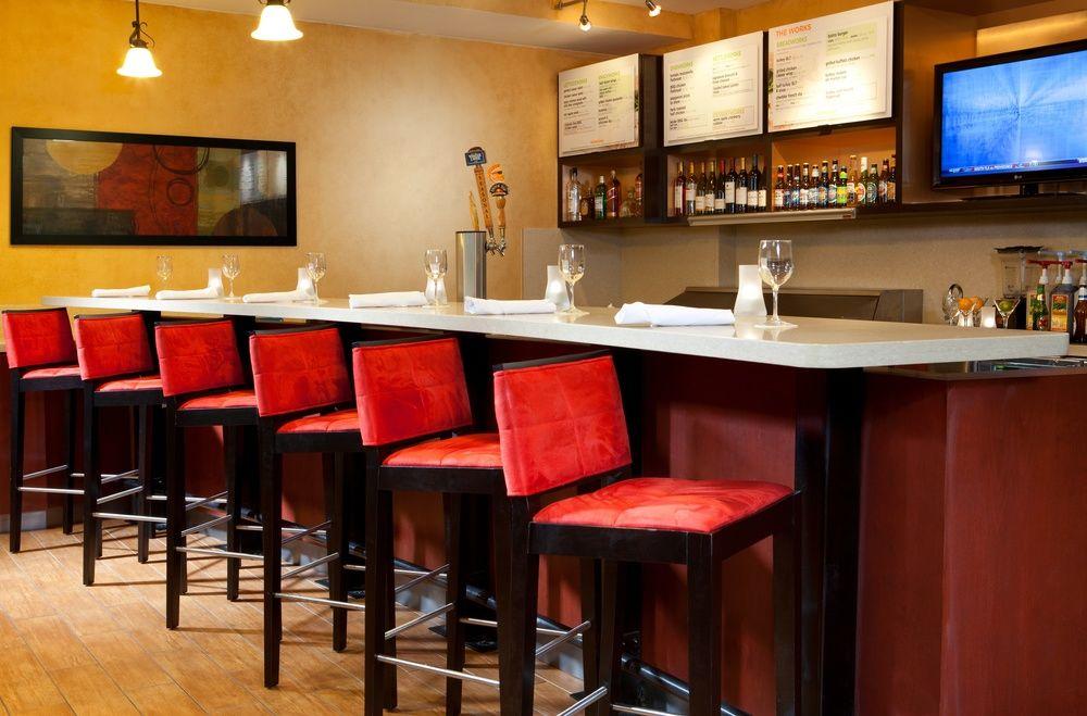Courtyard By Marriott Riverwalk Hotel 3*