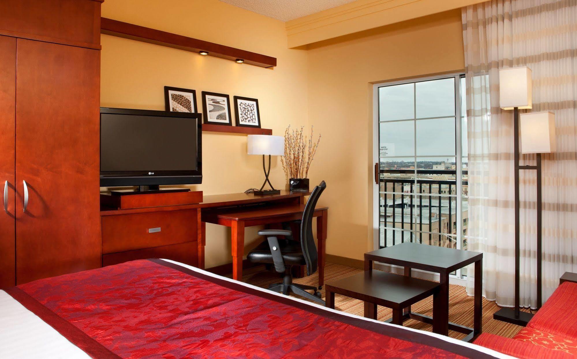 Courtyard By Marriott Riverwalk San Antonio